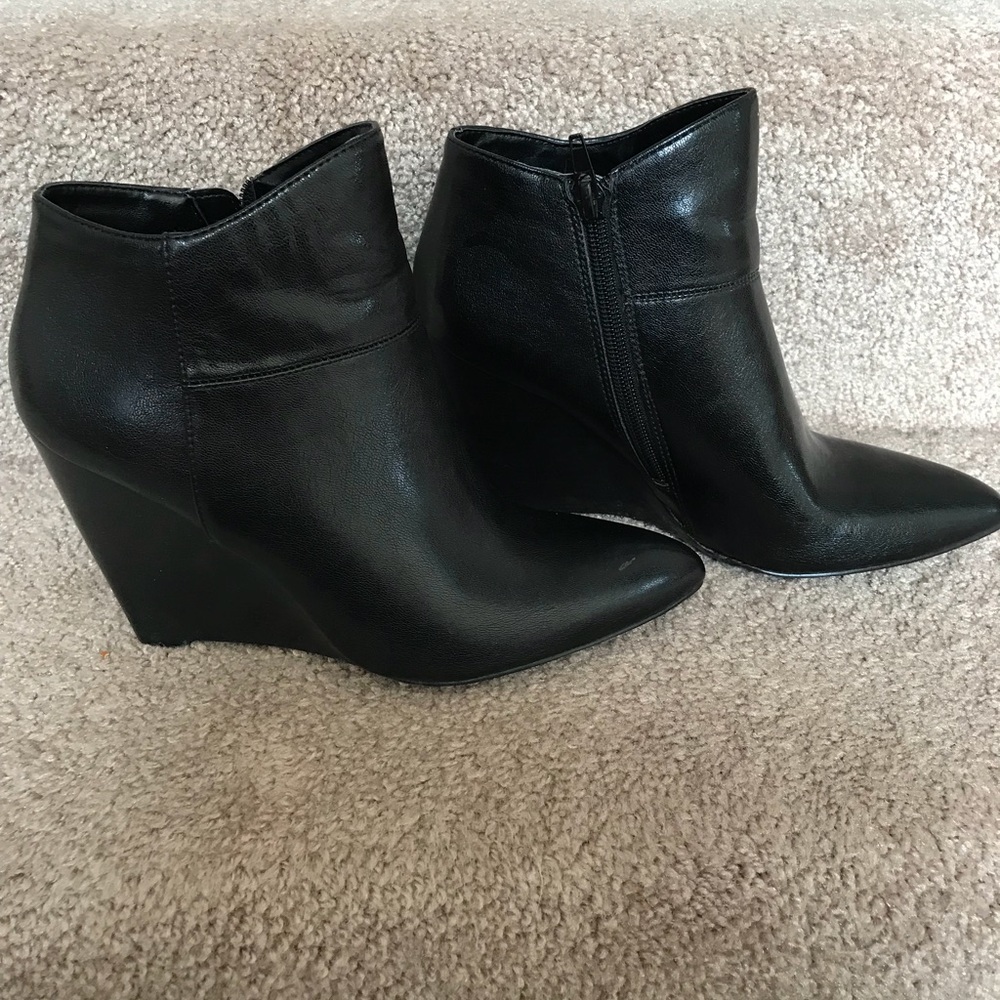 Nine West booties final price drop!!!